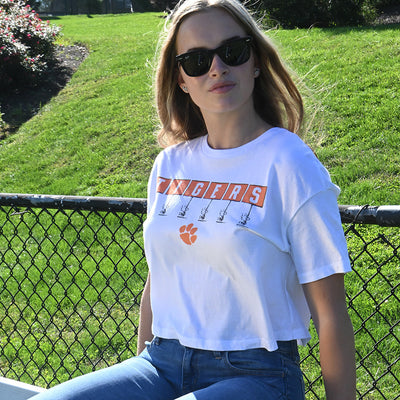 Peanuts x Clemson Gameday Crop Tee - Streaker Sports