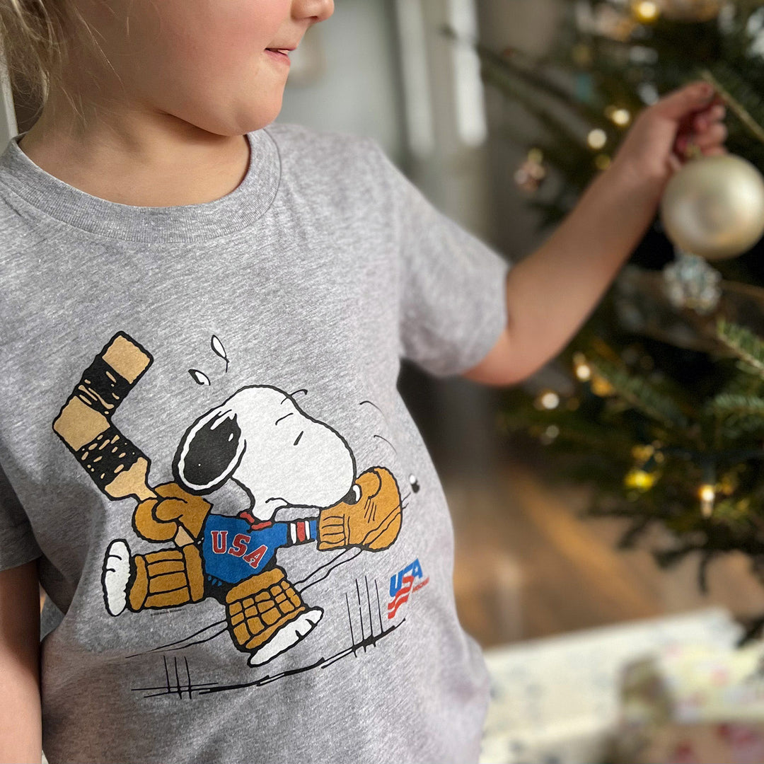 SNOOPY - USA Snoopy アイスホッケーシャツ Peanuts x USA Hockey Snoopy Goalie Youth Tee – Streaker Sports